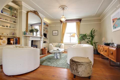 4 bedroom terraced house for sale, Lairgate, Beverley