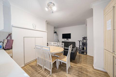 2 bedroom flat for sale, Drayton Court, Chelsea, London, SW10