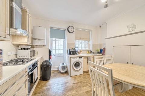 Drayton Court, Chelsea, London, SW10