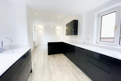 3 bedroom semi-detached house for sale, Holme Avenue, Walkerville, Newcastle Upon Tyne