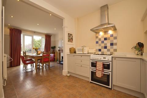 4 bedroom bungalow for sale, Green Lane, Broadstairs, Kent, CT10