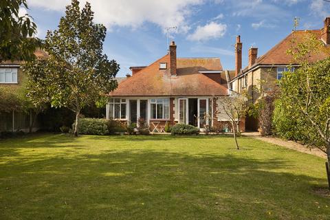 4 bedroom bungalow for sale, Green Lane, Broadstairs, Kent, CT10