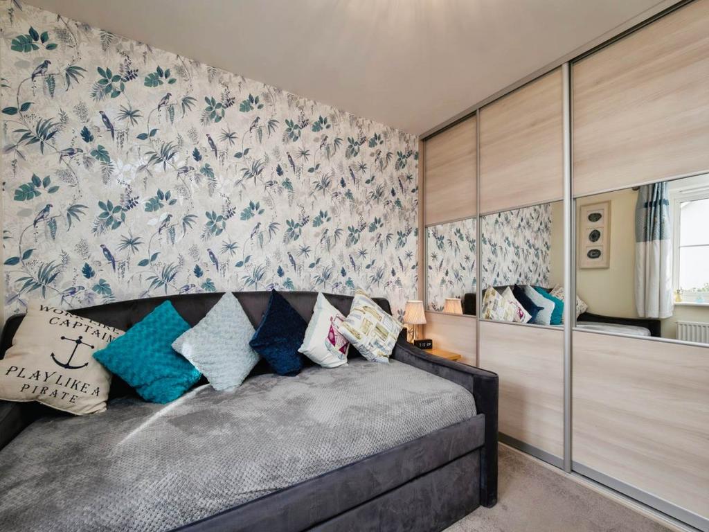 Bedroom 4 (2)