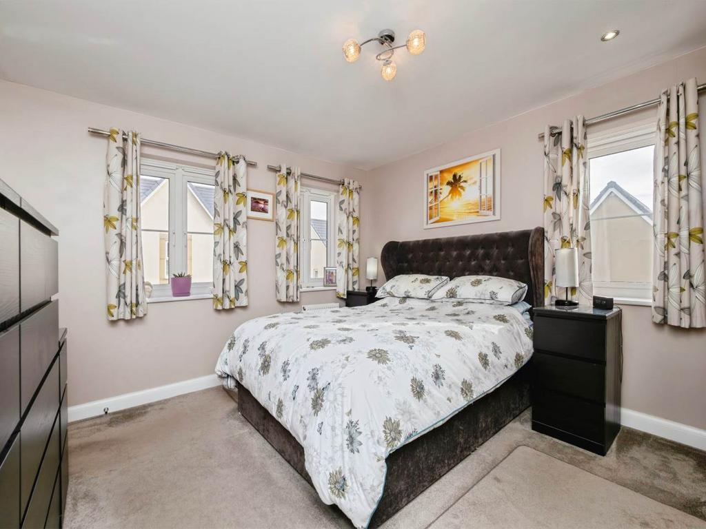Bedroom 1 (1)