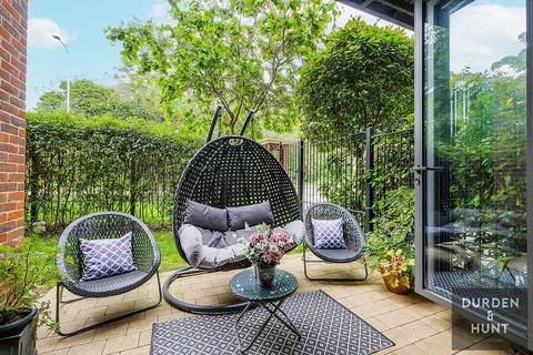 2 bedroom apartment for sale, Eton Heights, Woodford Green, IG8