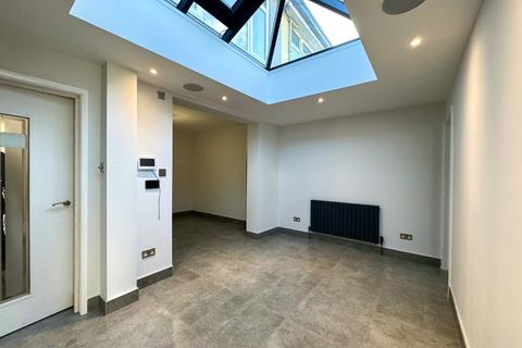 undefined, Room 4, St. Malo Avenue, London, Greater London, N9