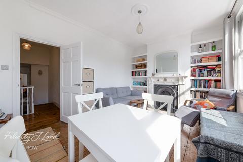 2 bedroom apartment for sale, Strahan Road, LONDON