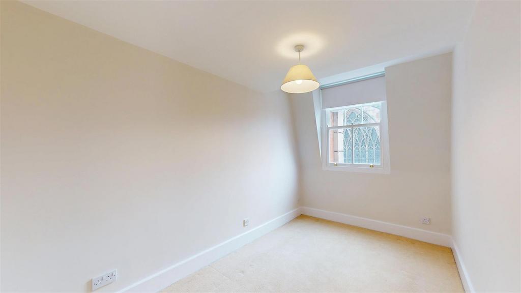 14 Watergate Mansions, Master Bedroom.jpg