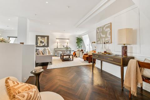 3 bedroom flat to rent, Charles Street, London