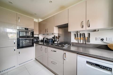 17 Chapman Drive, Binfield, Bracknell, RG42 4FT