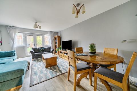 17 Chapman Drive, Binfield, Bracknell, RG42 4FT