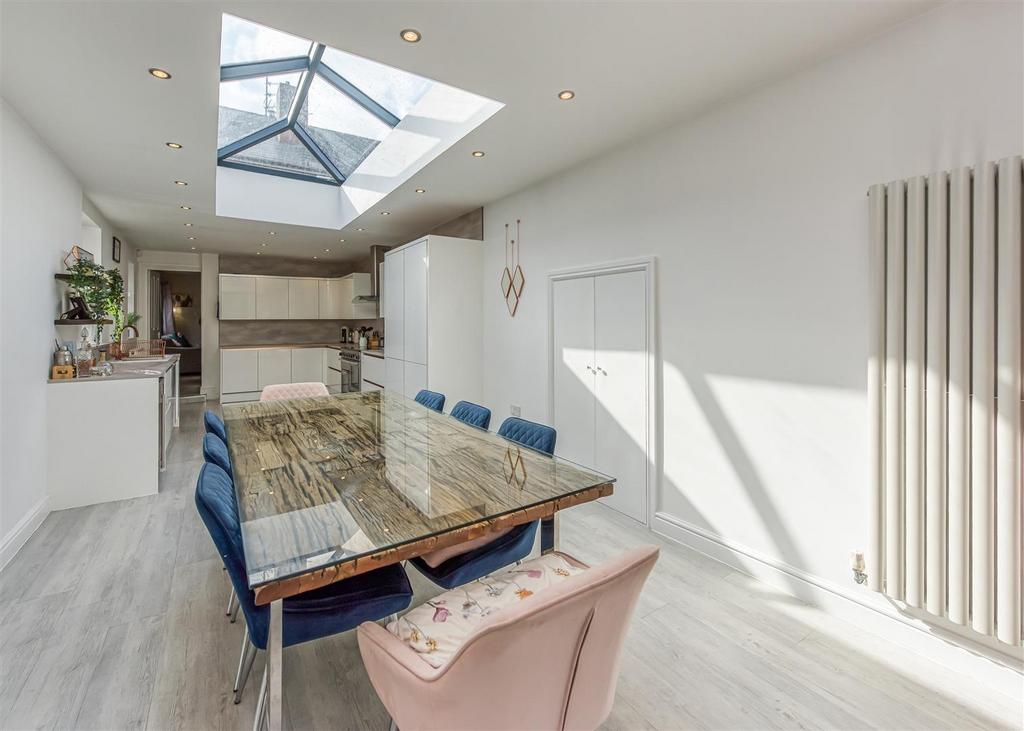 21 Zoar Street-Kitchen (2).jpg