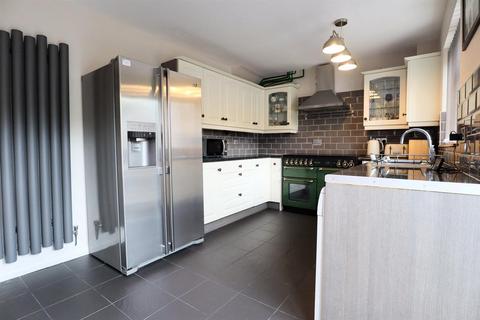 3 bedroom end of terrace house for sale, Pinfold Close, South Luffenham LE15