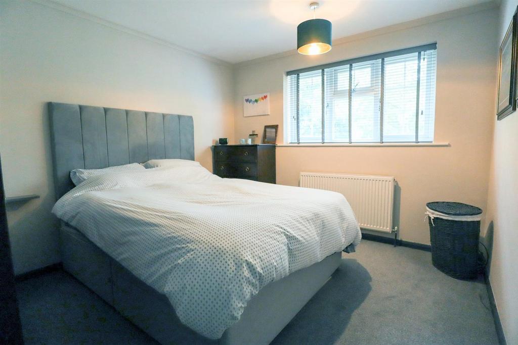 Bedroom 1.jpg