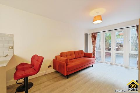 1 bedroom flat to rent, Castleford Court, London, NW8