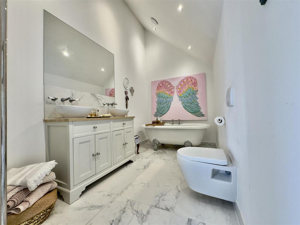 Ensuite Bathroom