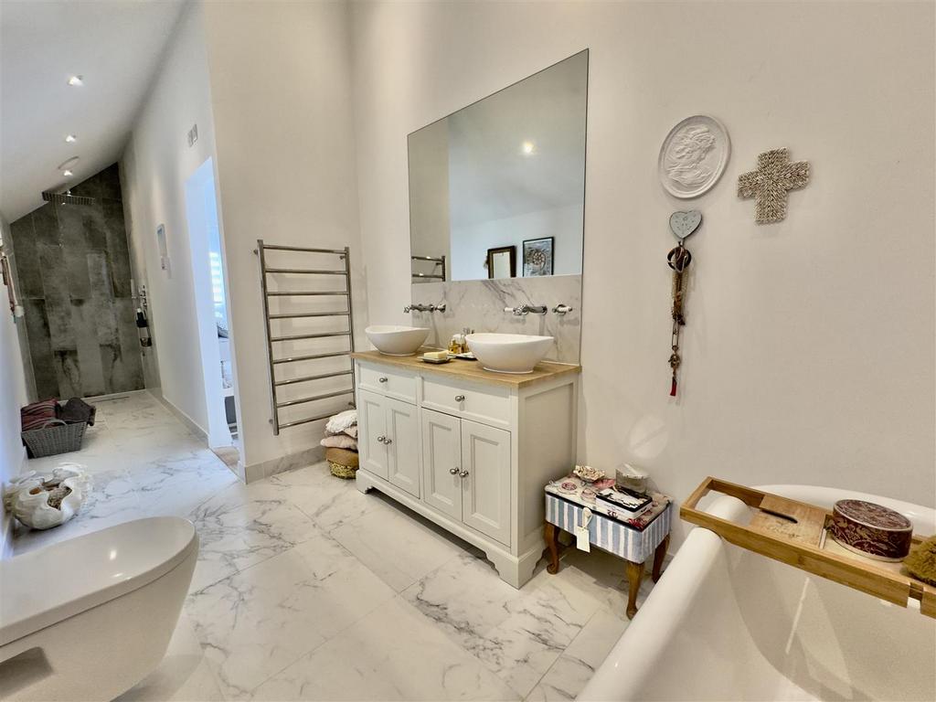 Ensuite Bathroom