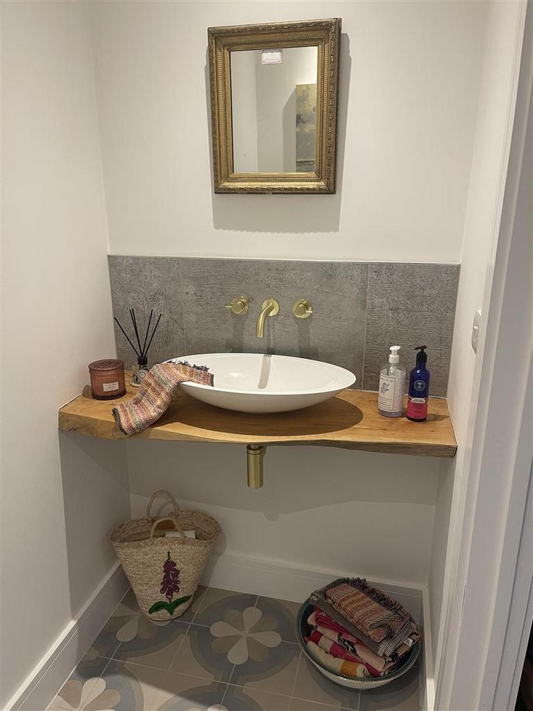Ground Floor Cloakroom