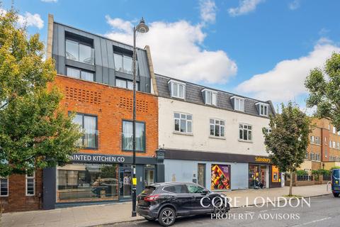 Northfield Avenue, London, W13