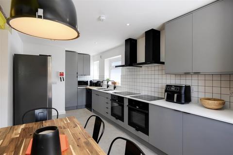 9 bedroom house to rent, Conygre Grove, Bristol BS34