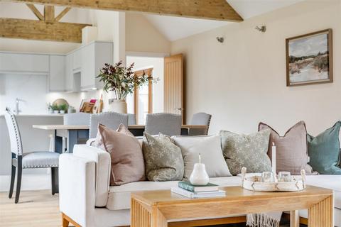 2 bedroom barn conversion for sale, Fallon Court, Tanworth-In-Arden