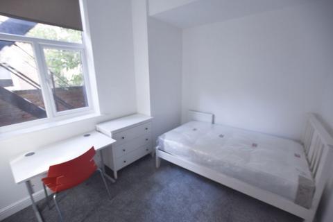 4 bedroom apartment to rent, London Road, Leicester