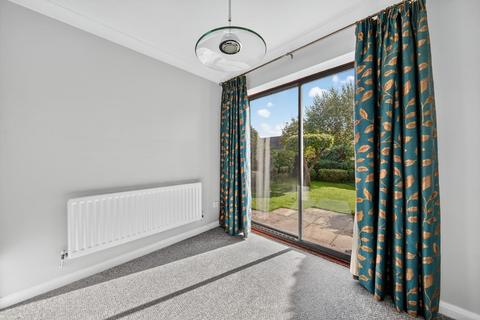 24 Bishopdale Drive, Collingham, Wetherby, LS22 5LP