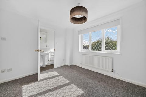 24 Bishopdale Drive, Collingham, Wetherby, LS22 5LP