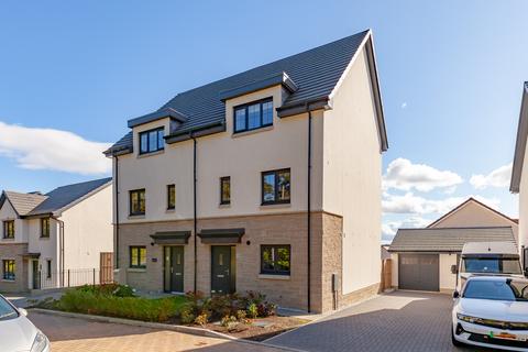 4 bedroom townhouse for sale, 10 Laid Crescent, Glenrothes, KY7 6WE