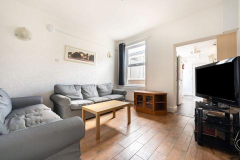 6 bedroom terraced house to rent, Harrow Road, Birmingham B29