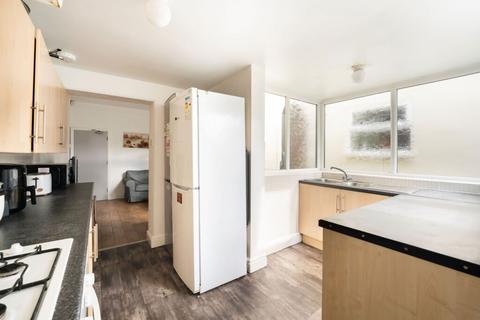 6 bedroom terraced house to rent, Harrow Road, Birmingham B29