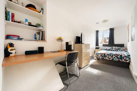 6 bedroom terraced house to rent, Harrow Road, Birmingham B29