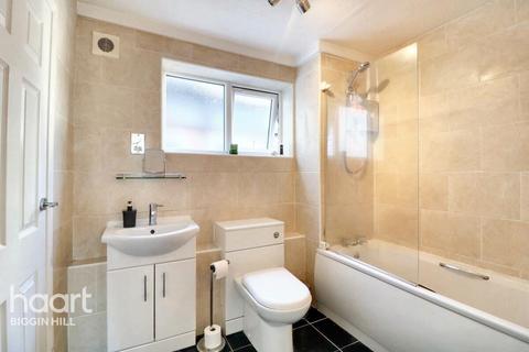 2 bedroom flat for sale, Main Road, Biggin Hill