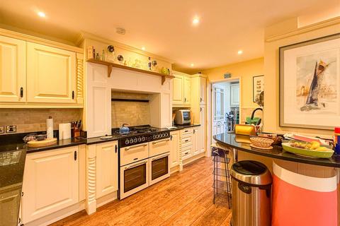 3 bedroom semi-detached house for sale, Mill Road, Burnham-On-Crouch