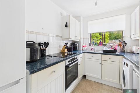 undefined, Middlefield, Horley RH6