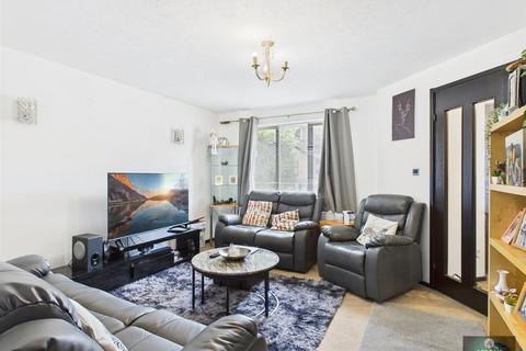 undefined, Middlefield, Horley RH6