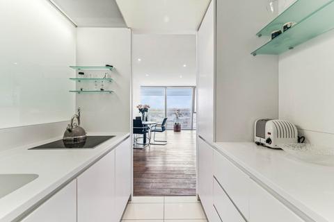 2 bedroom apartment to rent, Albion Riverside, SW11