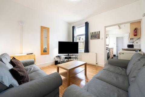 5 bedroom terraced house to rent, Harrow Road, Birmingham B29