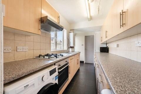 5 bedroom terraced house to rent, Harrow Road, Birmingham B29