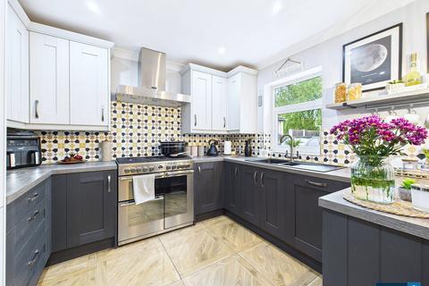10 Bowlease Gardens, Doncaster, DN4 6AP