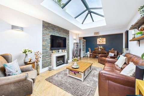 10 Bowlease Gardens, Doncaster, DN4 6AP
