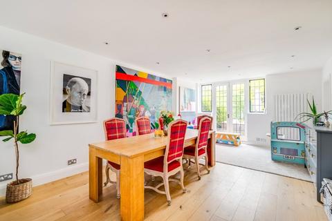 undefined, Raeburn Close, Hampstead garden Suburb, NW11