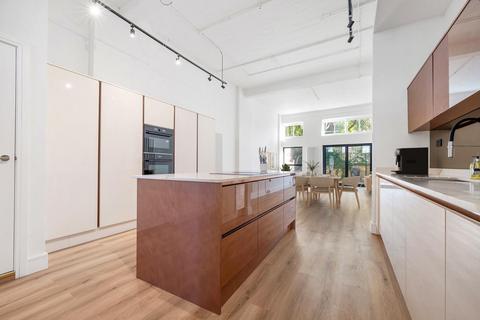 4 bedroom end of terrace house for sale, Trinity Gardens, SW9