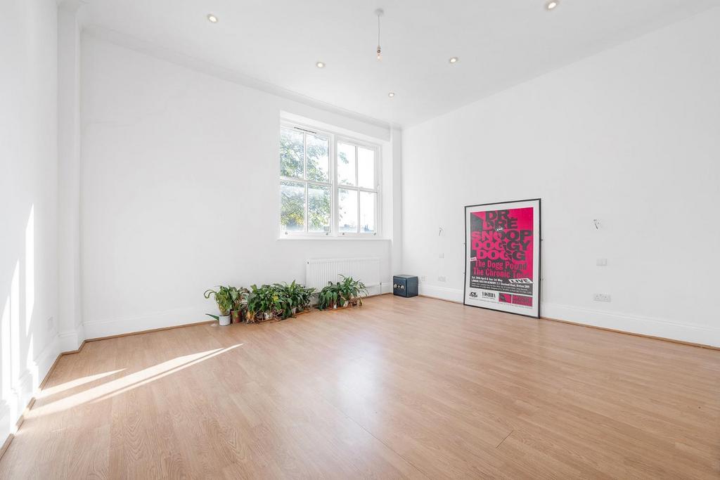 Bedroom 1.JPG