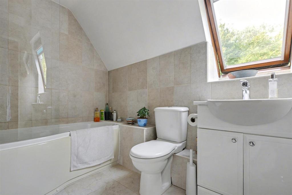 Bathroom 2.jpeg