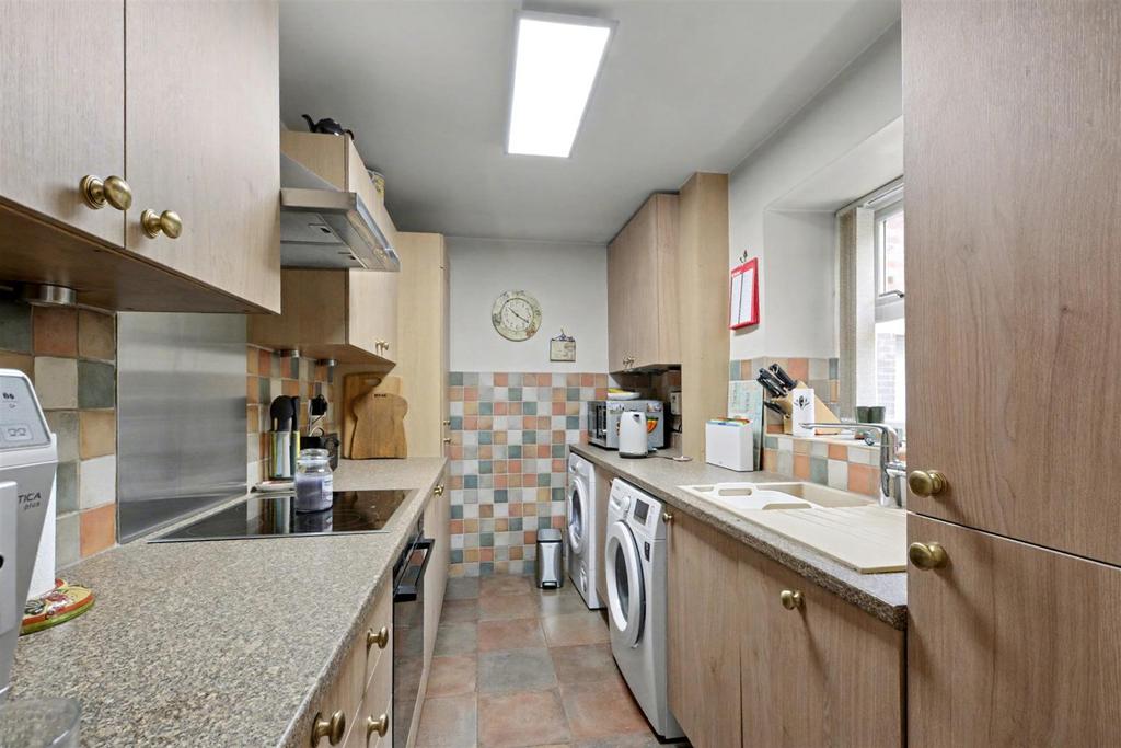 Kitchen 1.jpeg