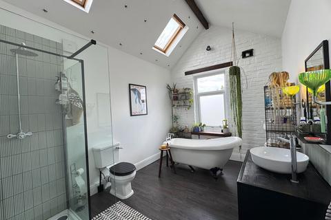 3 bedroom semi-detached house for sale, Windmill Lane, Stockport SK5