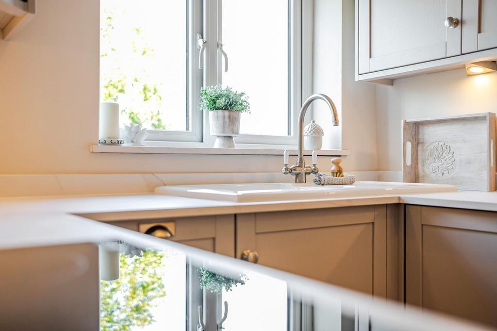 Lifestyle sink.JPG