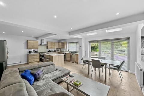 7 Birchfields, Hale, Altrincham, WA15 9LW