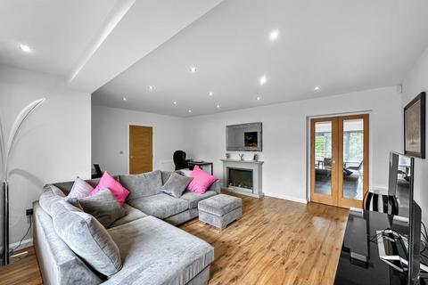7 Birchfields, Hale, Altrincham, WA15 9LW